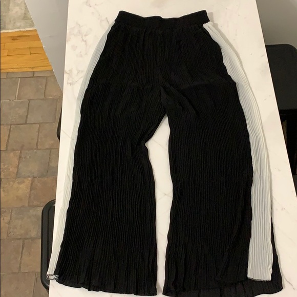 Flowy pants - Picture 2 of 2